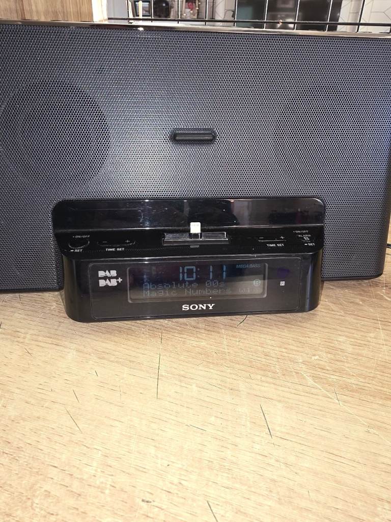 Sony XDR-DS16iPN radio dock  iphone