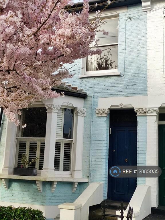 2 bedroom flat in Tabor Road, London, W6 (2 bed) (#2885035)