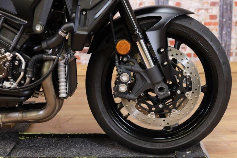 2019 YAMAHA MTN1000 MT-10 TOURER EDITION - 4,620 MILES - 2 OWNERS - EXTRAS