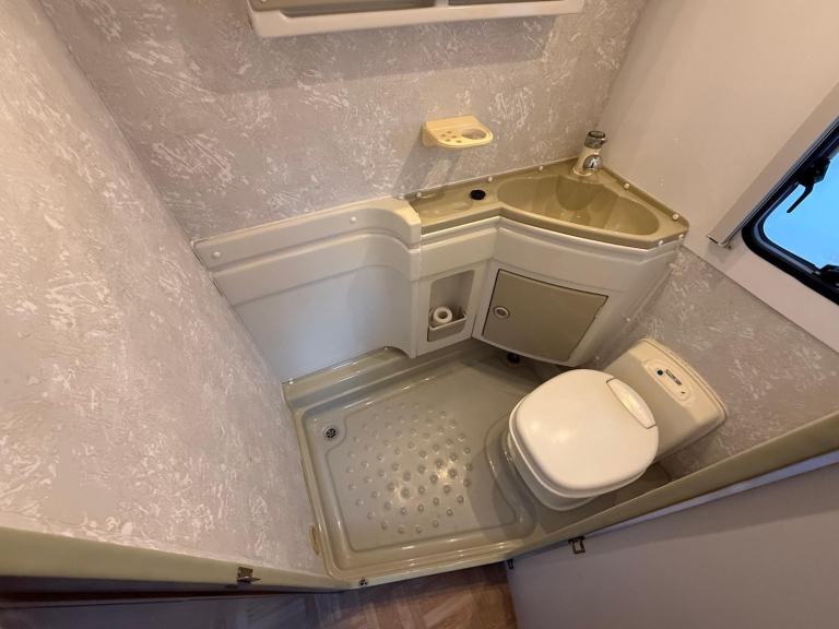 Autocruise Stargazer, End Kitchen,  Hab and Cab Air Con, 2800 Engine 