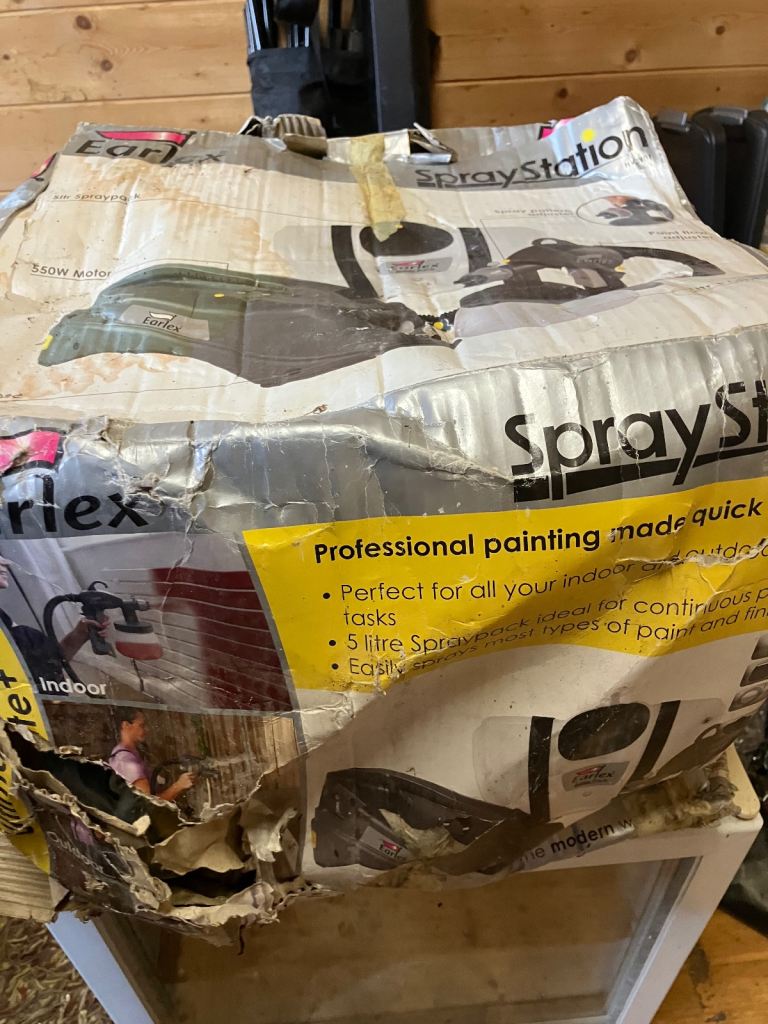 Professional spray station