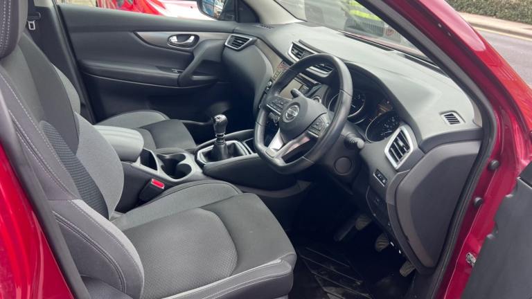 Nissan qashqai N1.5 dCi 115 N-Connecta 5dr 2 owners full Nissan history stunning