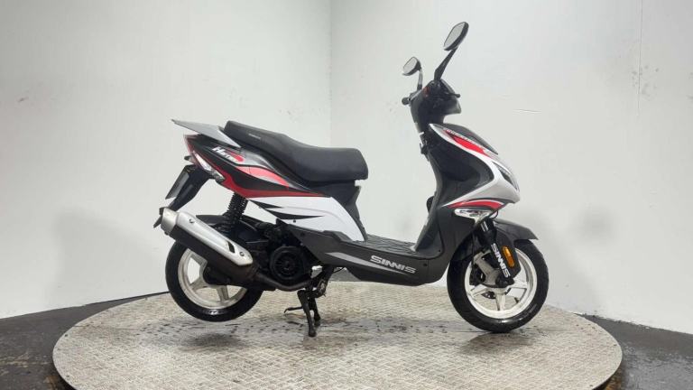 Sinnis Harrier [Phone number removed]K PROJECT 125CC SCOOTER SPARES OR REPAIR BIKE