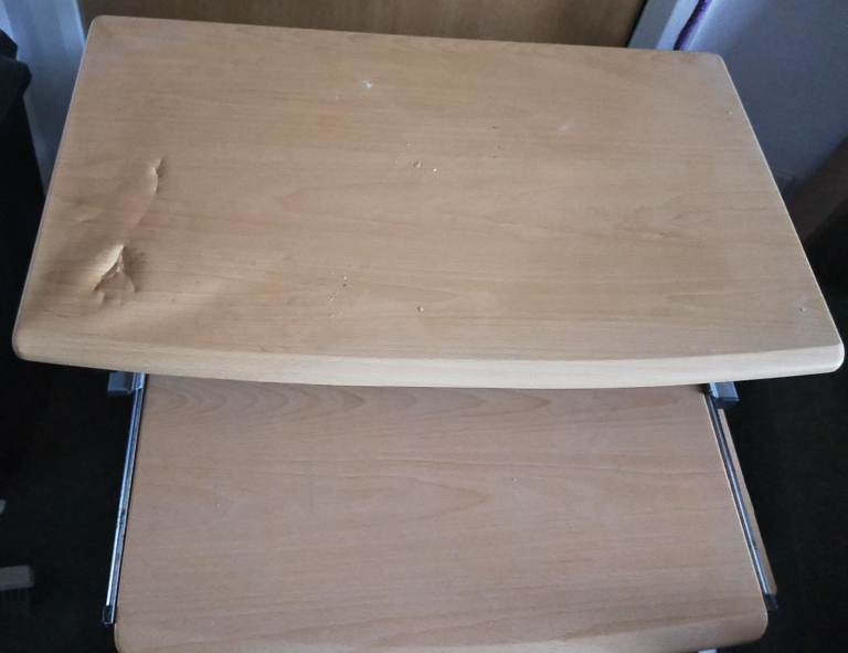 FREE - PC Desk with mark on vinyl