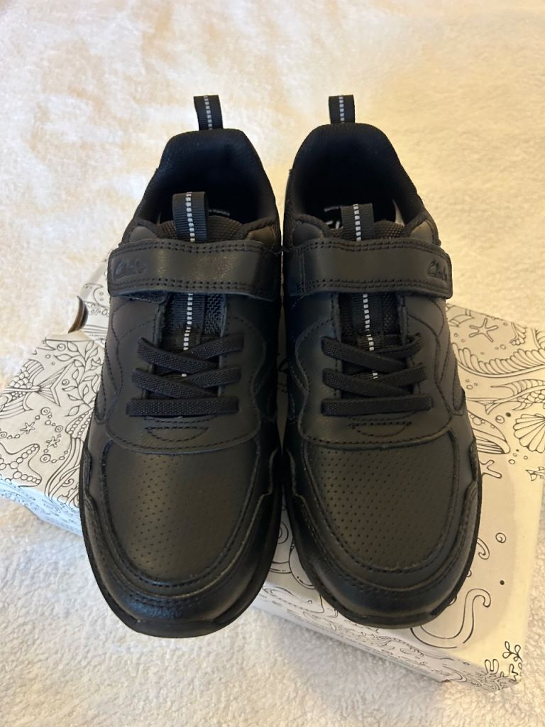 Clarks Kids School Shoes Size 2.5 F 