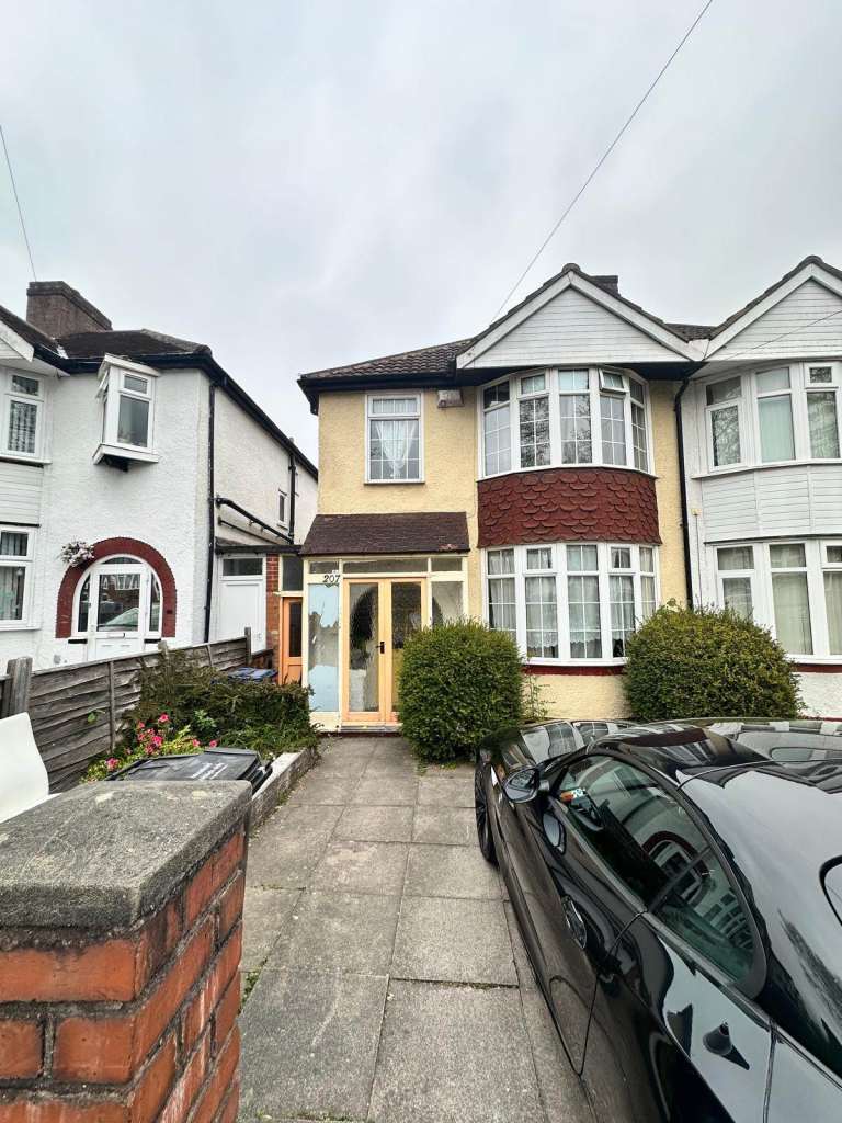 A perfect three bedroom house. at Perrywood