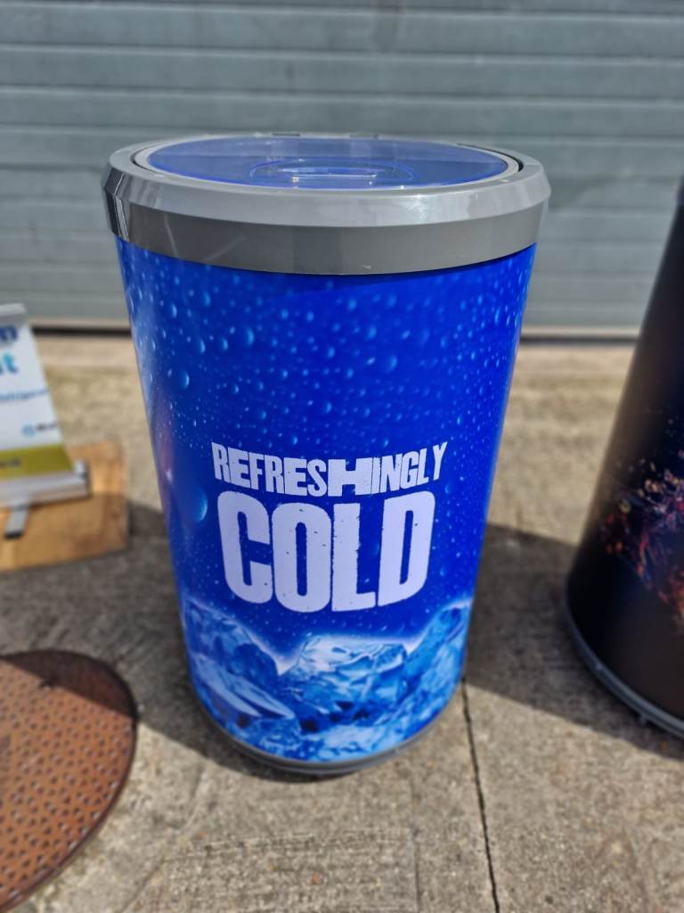 CAN COOLER 65 LITER MERCHANDISER 1 LID Commercial Refrigeration Commercial Fridges
