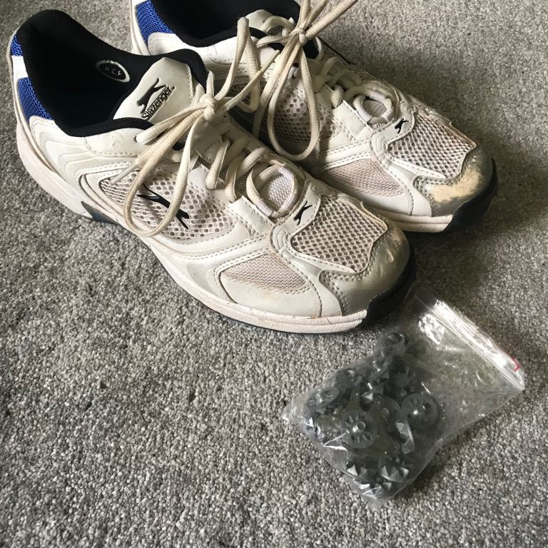 Slazenger Cricket Trainers Size 9 UK Good Condition 