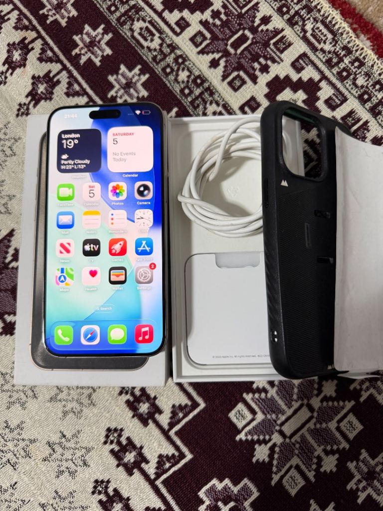 256gb unlocked iPhone 15 pro max fully functional 