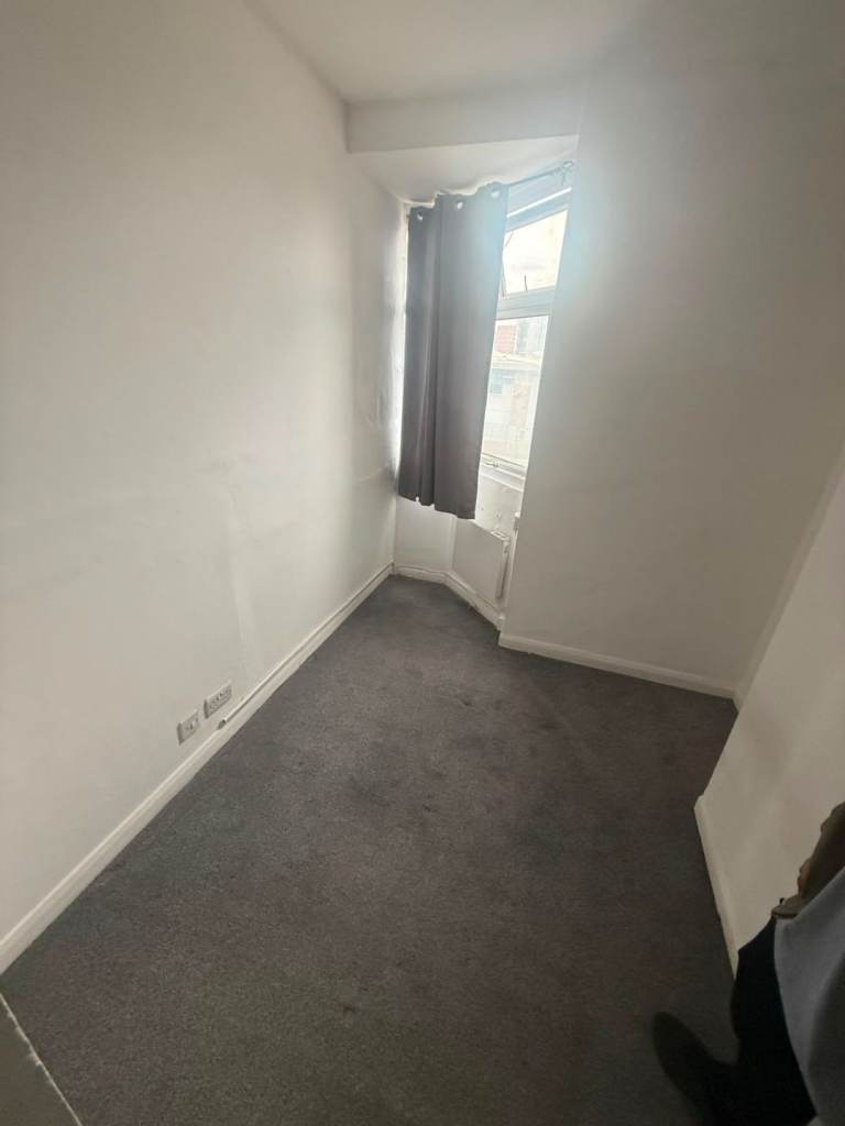 2 bedroom flat in good location