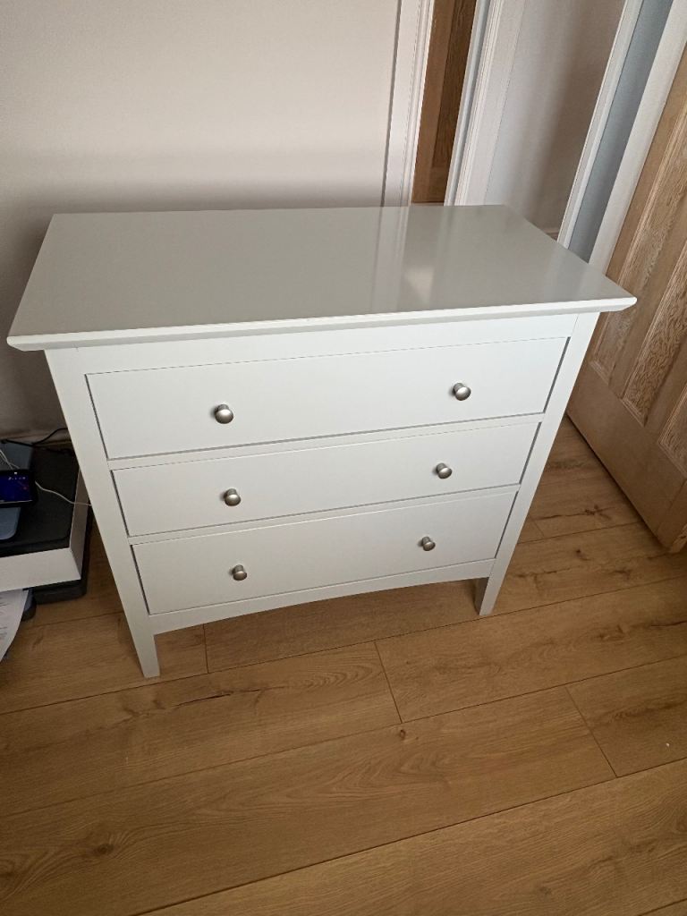 Grey Chest of Drawers