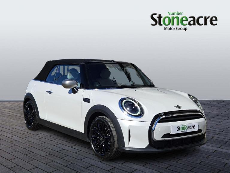  MINI Convertible Convertible Cooper Exclusive Petrol Automatic