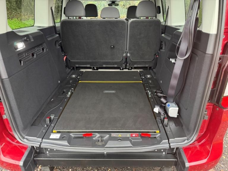  Ford Tourneo Connect 2.0 EcoBlue Titanium 5dr Auto 5 SEATS WHEELCHAIR Diesel