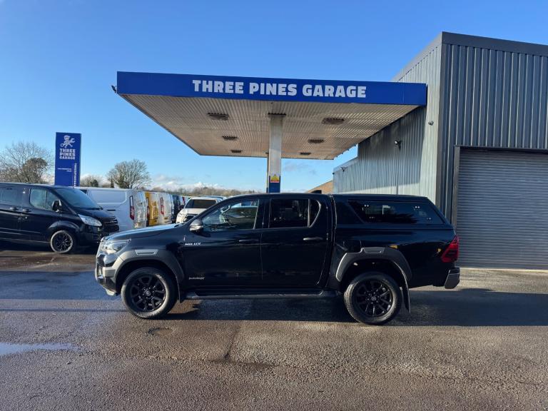 2022 Toyota Hilux Invincible X D/Cab Pick Up 2.8 D-4D Auto 33,000 Miles No Vat