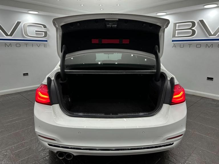 2017 BMW 3 Series 2.0 330e 7.6kWh Sport Auto Euro 6 (s/s) 4dr SALOON Petrol/Electric Hybrid Autom...