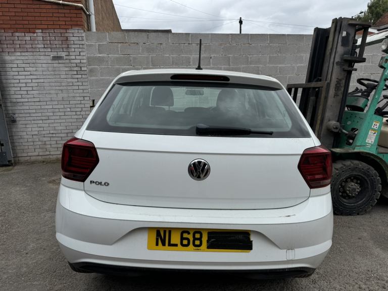 Volkswagen Polo Breaking