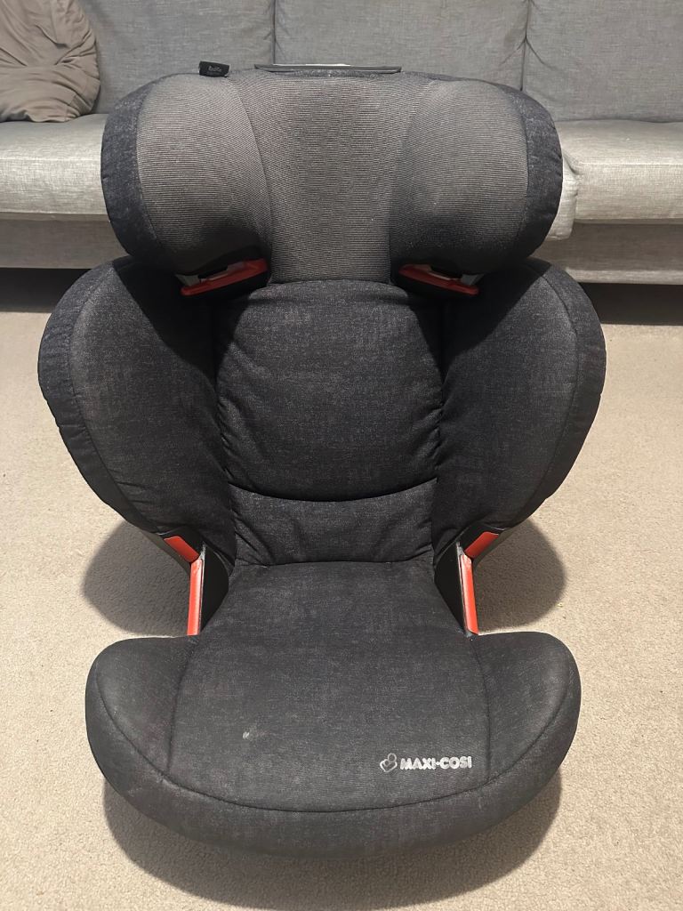 image for Maxi Cosi RodiFix Car Seat (3Yrs-12Yrs)