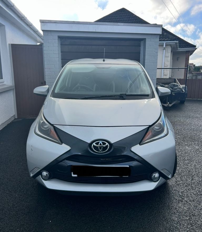Toyota, AYGO, Hatchback, 2015, Manual, 998 (cc), 5 doors