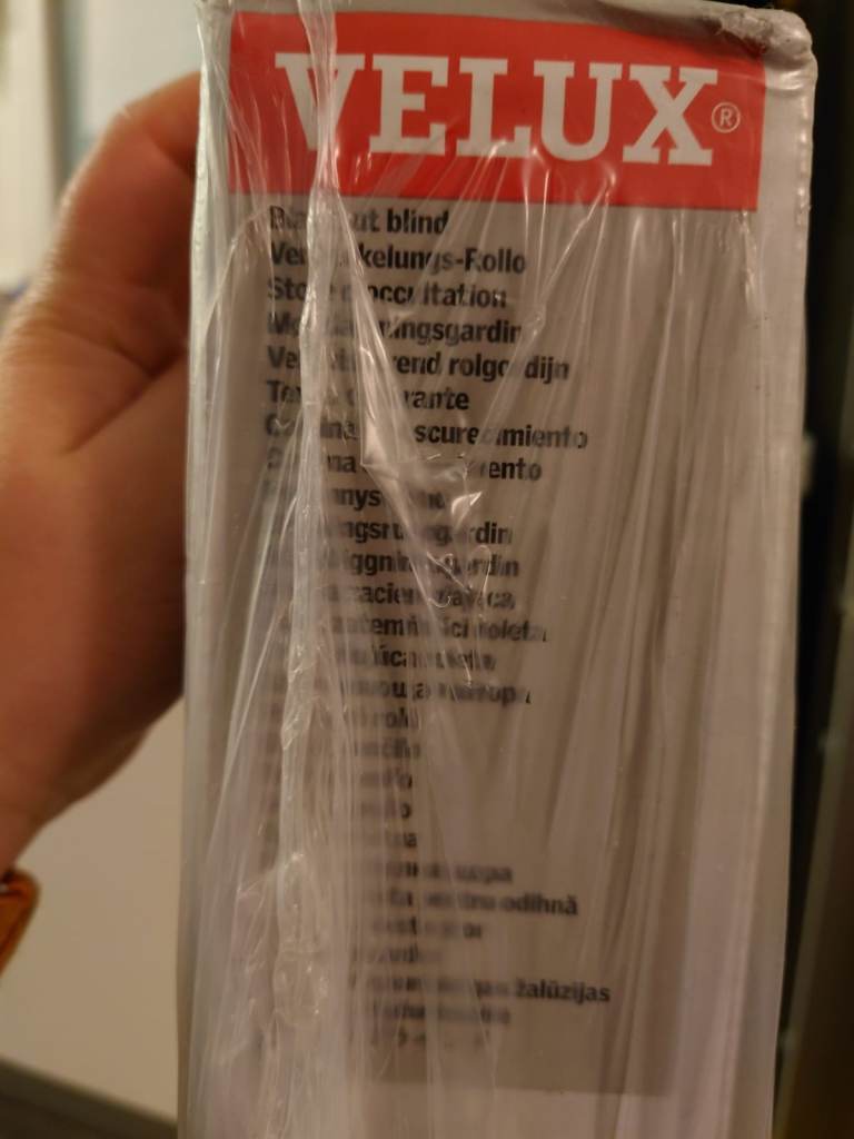 Velux Manual Blackout Blind DKL C06 1025 - White