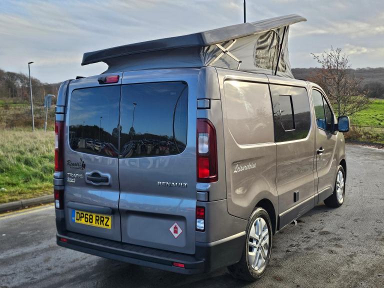 RENAULT TRAFIC 1.6 DCi SPORT LEISURE DRIVE FACTORY CONVERSION CAMPERVAN 2018 