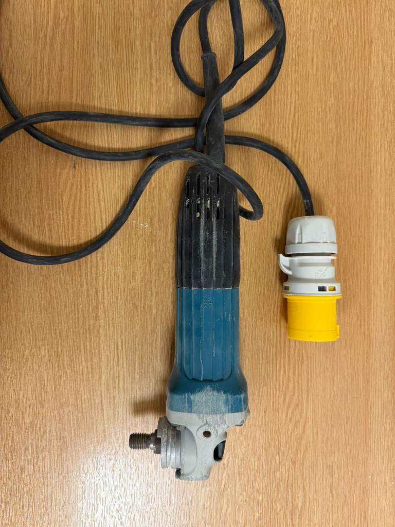 Makita Angle Grinder 110V GA4530R - Spares or Repairs *NON WORKING*