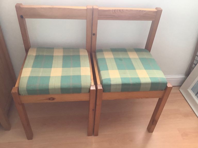 Retro pine chairs and small table