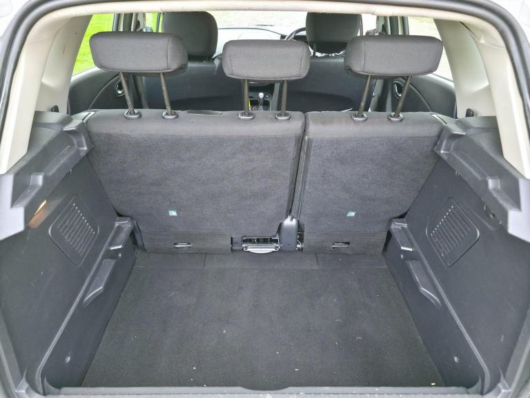 2016 Renault Captur 1.2 TCe ENERGY Dynamique Nav Auto Euro 6 (s/s) 5dr HATCHBACK Petrol Automatic