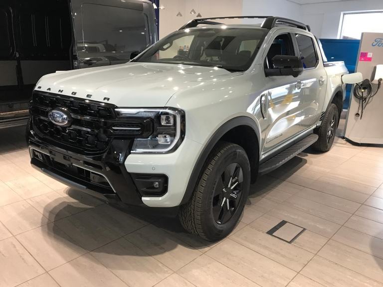 BRAND NEW Ford Ranger Stormtrak Double Cab 4x4 2.3L 281PS pHEV AUTO Chill Grey