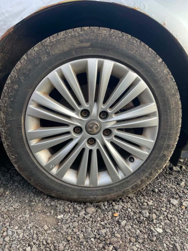 Vauxhall Astra 17inch Alloys with decent Tires x 4