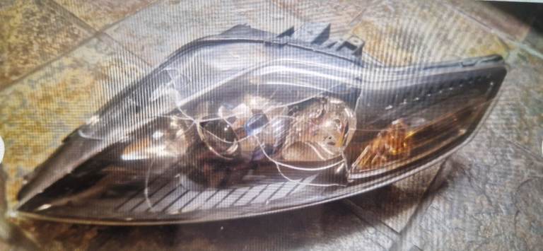 Mondeo 2013 facelift left N/S Xenon headlight Ford CRACKED 