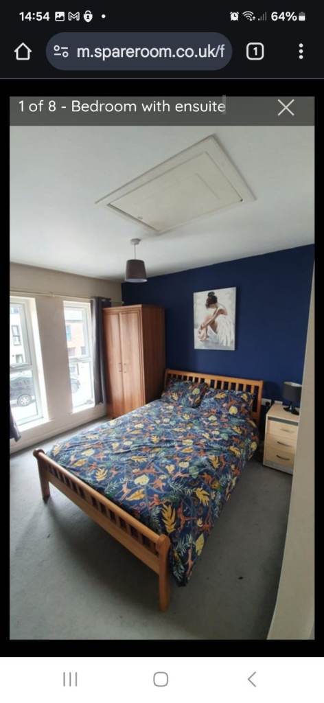 Ensuite available in professional house share.