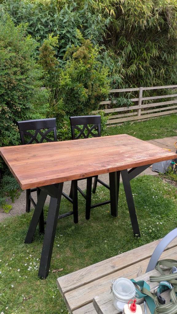 Wooden Breakfast Bar and Stools
