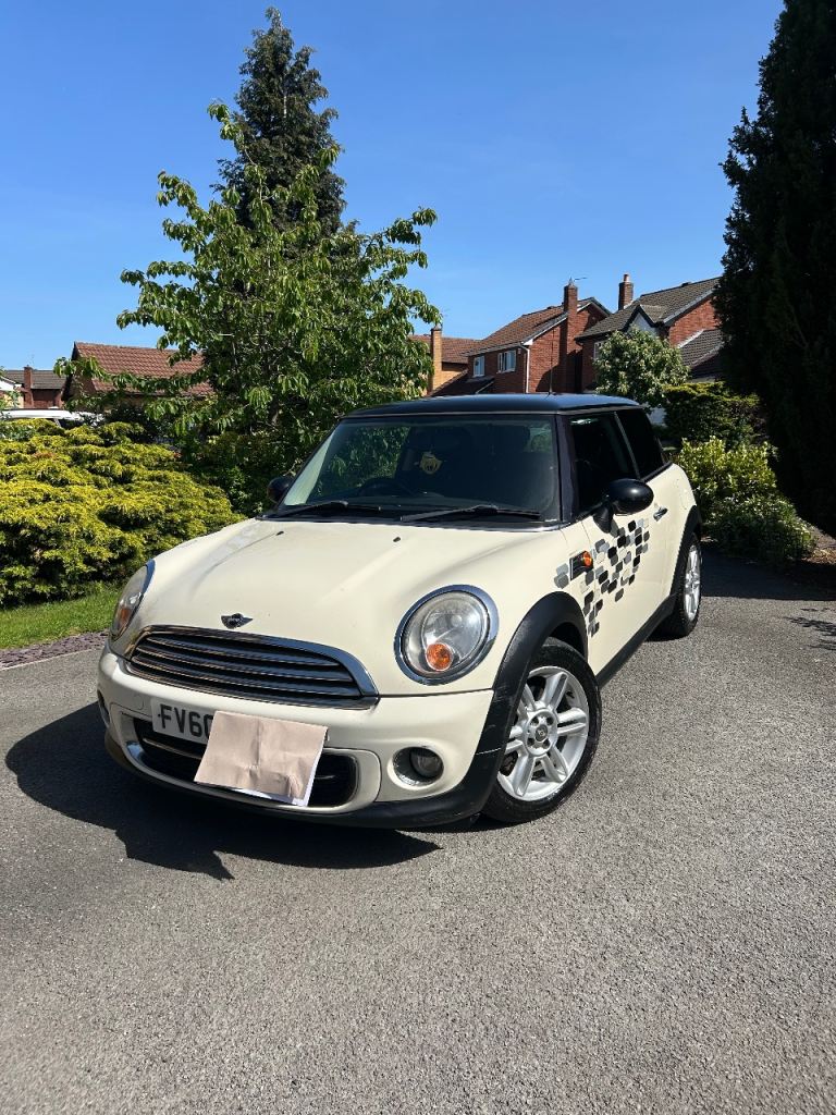 Mini hatchback 1.6 diesel 