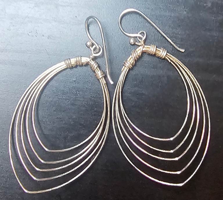 Set of Three Silver-Coloured Earrings – Good Condition