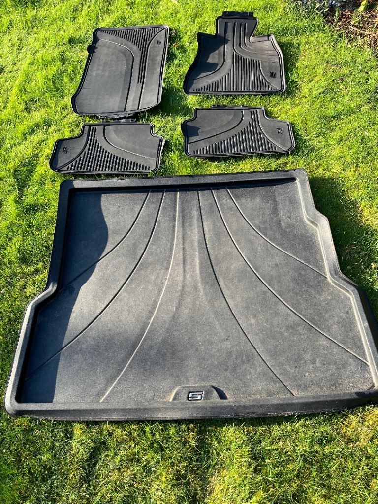 BMW series 5 boot liner and floor mats