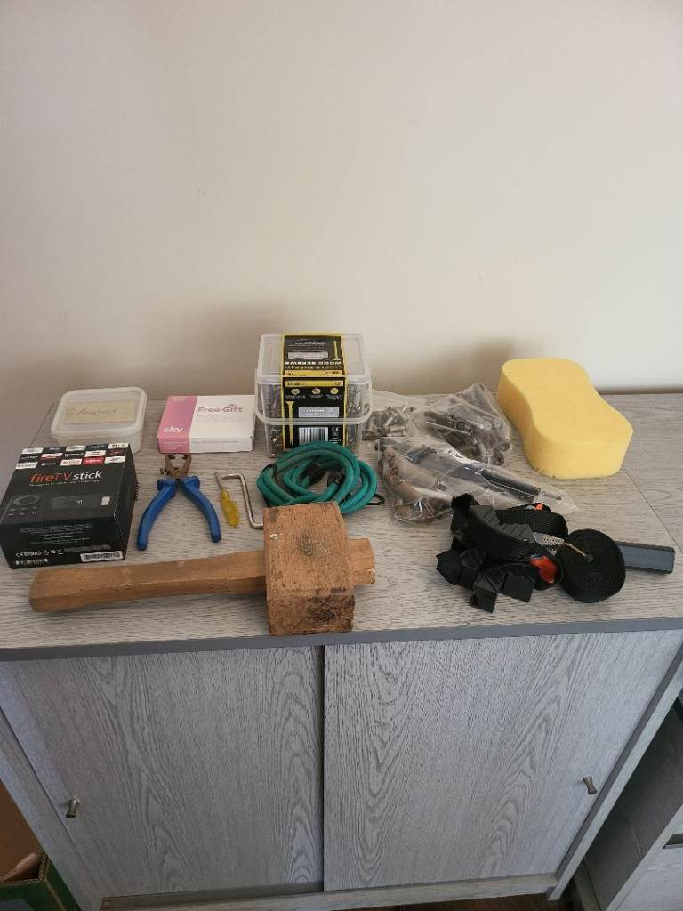 TOOL JOB LOT WORKSHOP USEFUL BITS. S-051.