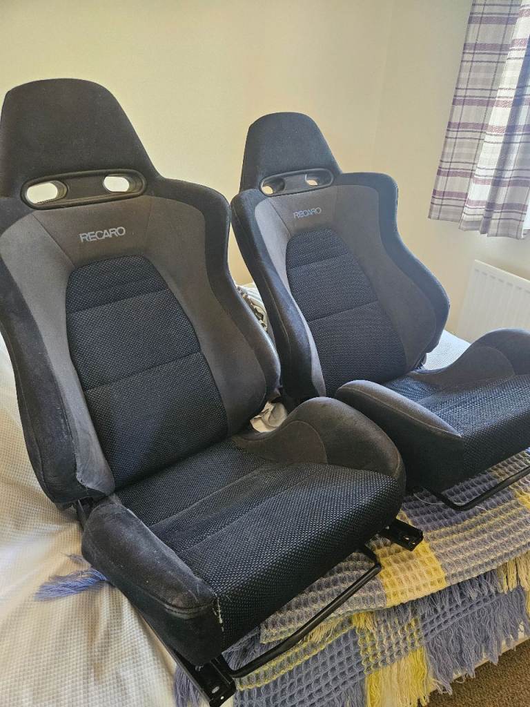 Recaro bucket seats Evo 7