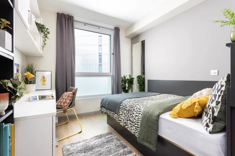 2 Bed Flat (1 bathroom)