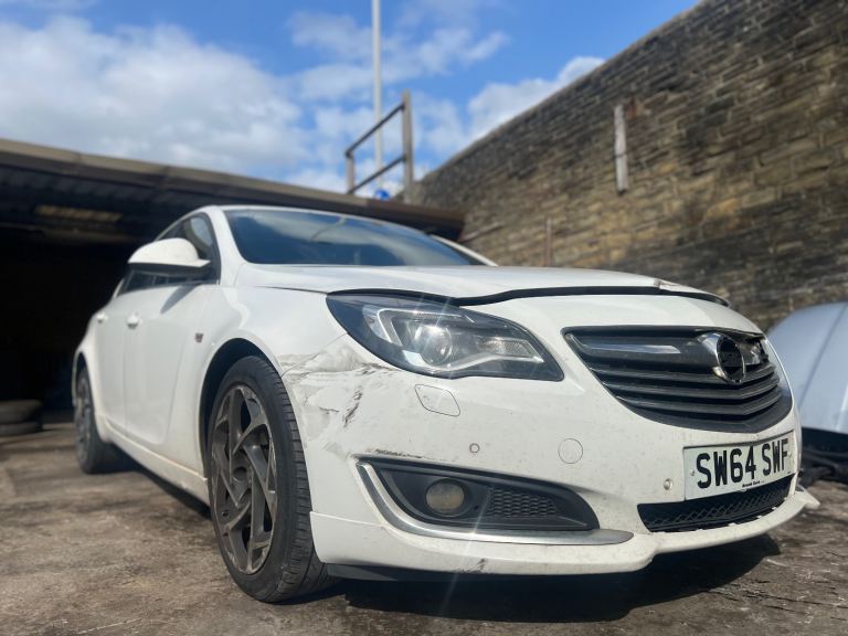 VAUXHALL INSIGNIA MK1 FOR BREAKING IN WHITE 2014 
