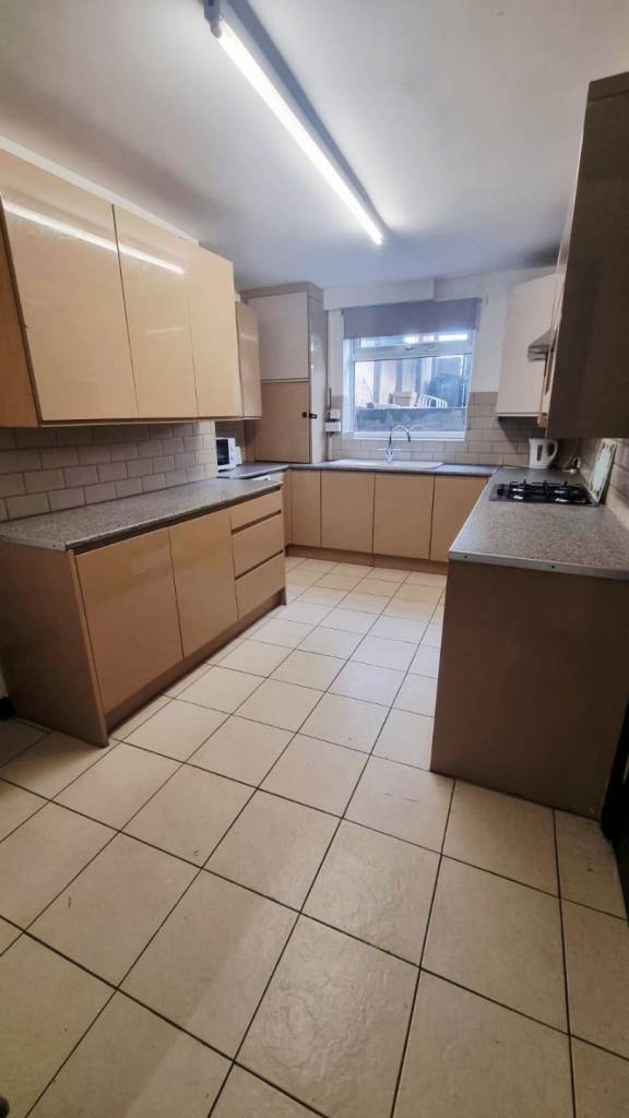 5 Bed HMO licensed Wakefield town centre