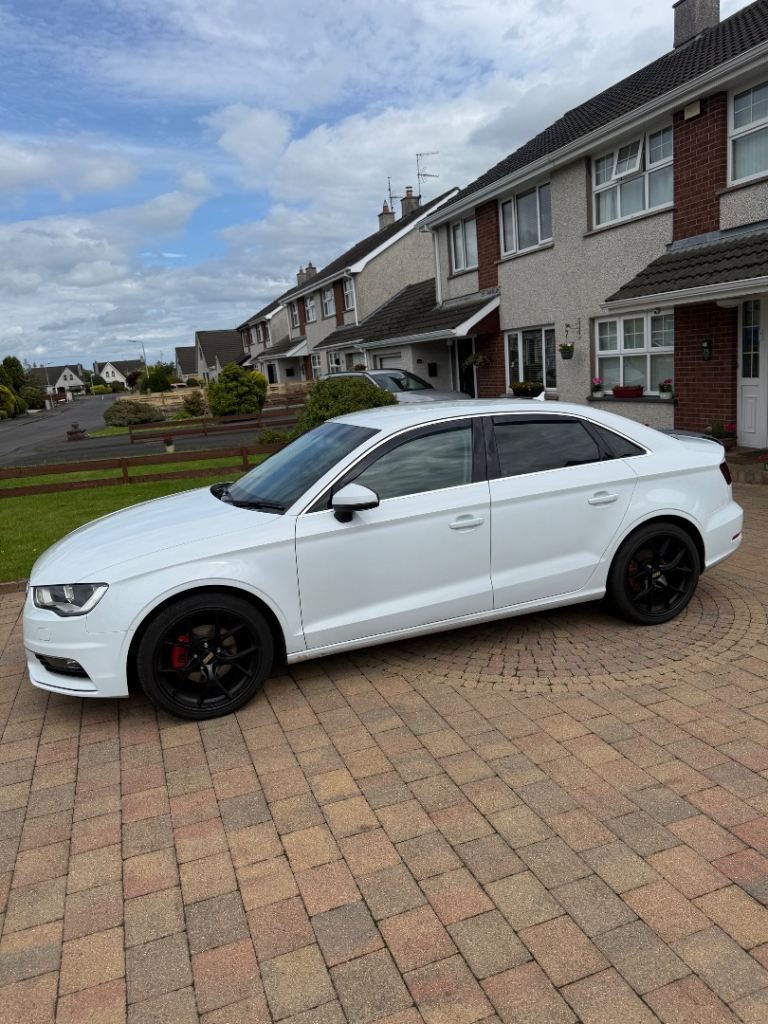 Audi, A3, Saloon, 2014, Manual, 1968 (cc), 4 doors