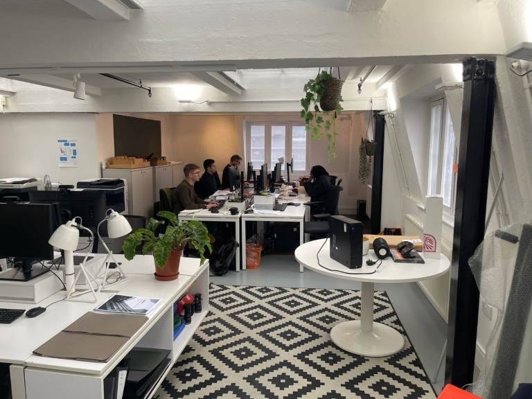 Spacious Office Studio Premises To Let - London Bridge / Tower Bridge SE1