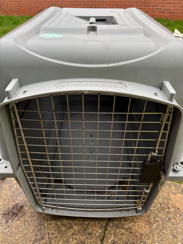 Cat carrier 