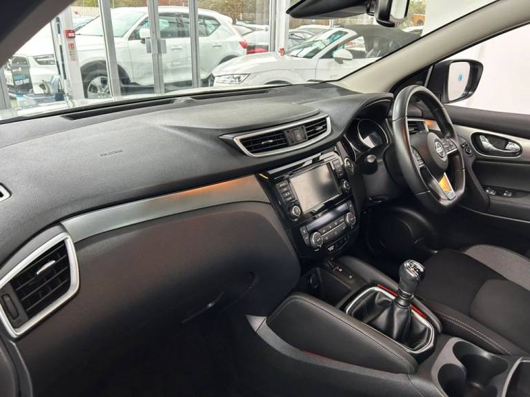 2019 Nissan Qashqai 1.3 DIG-T N-Connecta SUV 5dr Petrol Manual Euro 6 (s/s) (140 ps) F/S/H! HATCH...