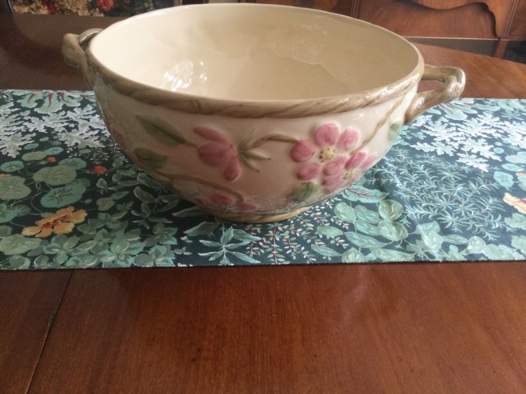 Kitchen Bowl Large Could be used for mixing or decorative for Fruit. VGC
