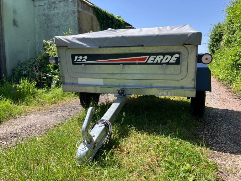 Erde 122 trailer with tarpaulin cover