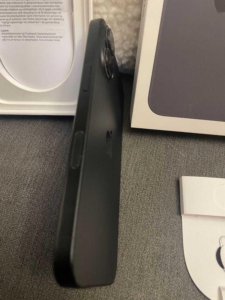 Apple IPhone 16 Black 128gb great condition 