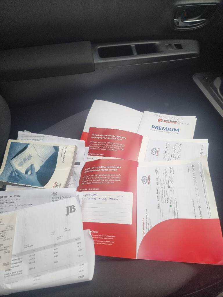 Toyota, YARIS, Hatchback, 2013, Manual, 1329 (cc), 3 doors