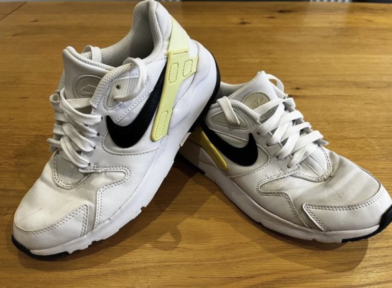 Nike womens Trainers LD Victory  running shoes white size 4.5 