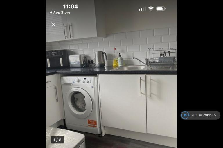 1 bedroom flat in Washington Road, London, E18 (1 bed) (#2866116)